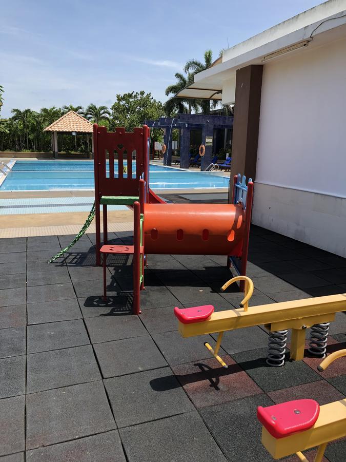 Private Water Chalet Port Dickson Exterior foto